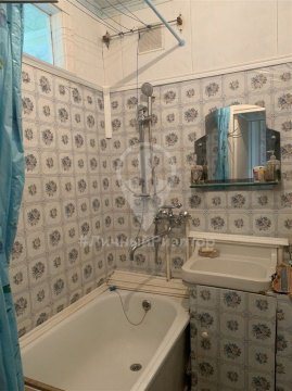 2-к квартира, 5/5 эт., 42м²