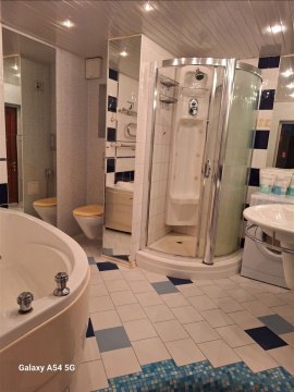 5-к квартира, 5/9 эт., 100м²