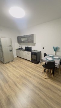 1-к квартира, 4/7 эт., 42м²